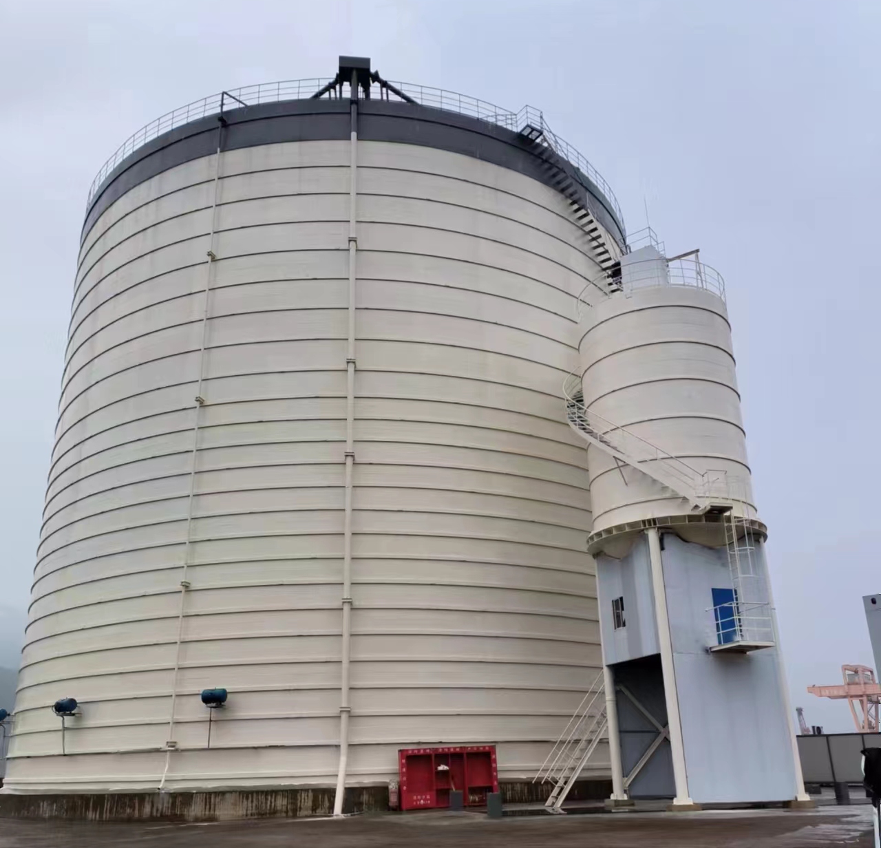 城西10万吨水泥钢板库